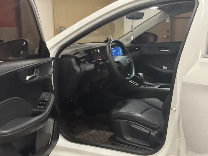 Roewe i5 2024 Model 1.5L CVT Zunrong Edition – фото 9
