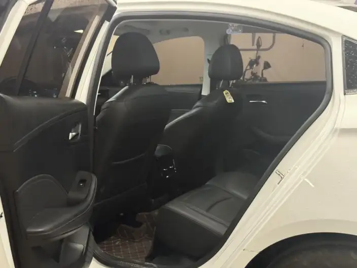 Roewe i5 2024 Model 1.5L CVT Zunrong Edition – фото 10