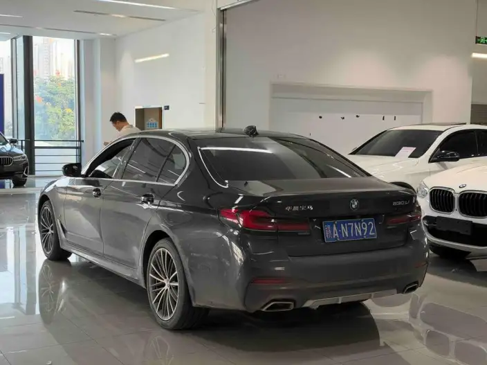 BMW 5 Series 2022 Model 530Li Leading Model M Sports Set – фото 4