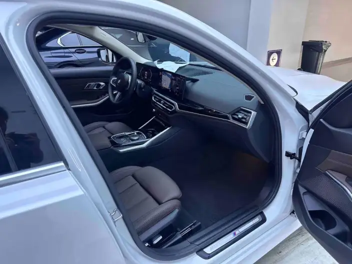 BMW 3 Series 2023 Model 320Li M Sports Set – фото 10