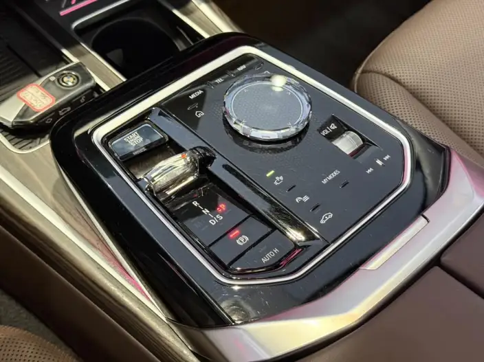 BMW 7 Series 2023 Model 735Li M Sports Set – фото 9