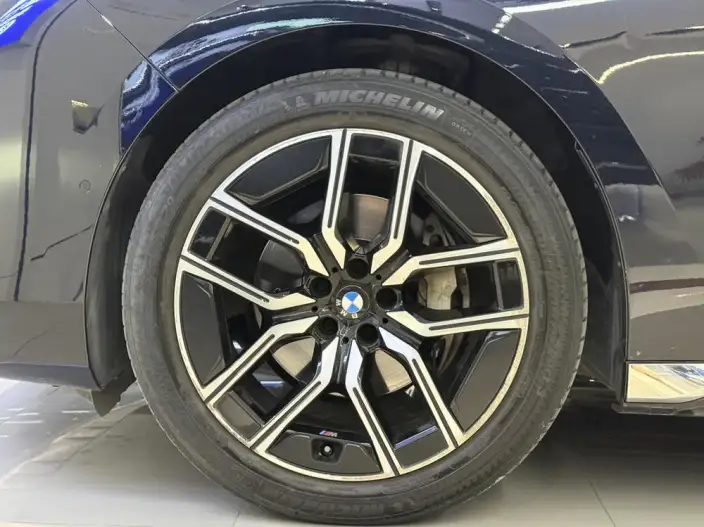 BMW 7 Series 2023 Model 735Li M Sports Set – фото 10
