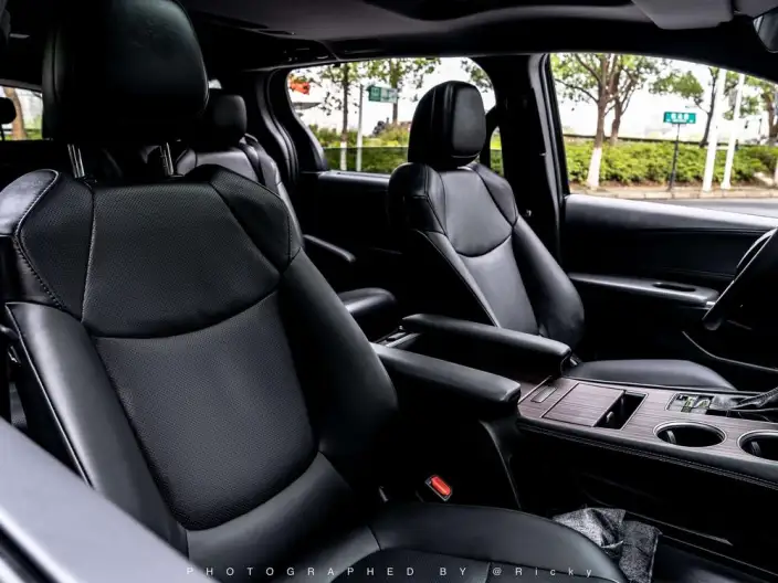 Toyota Sienna 2024 Model Hybrid 2.5L 4WD Deluxe Edition – фото 10
