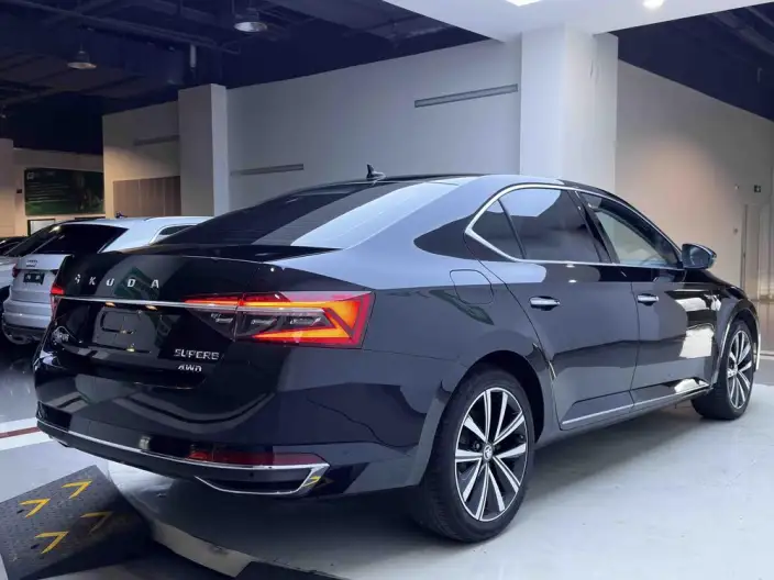 Skoda Superb 2023 Model Facelift TSI280 DSG Exclusive Edition – фото 7