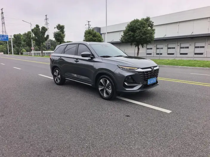 Changan CS75 2025 Model PRO 1.5T DCT Comfort Model 5 seat – фото 3