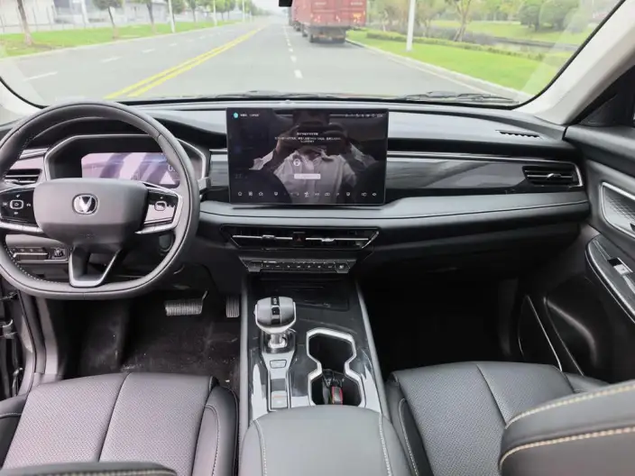 Changan CS75 2025 Model PRO 1.5T DCT Comfort Model 5 seat – фото 9