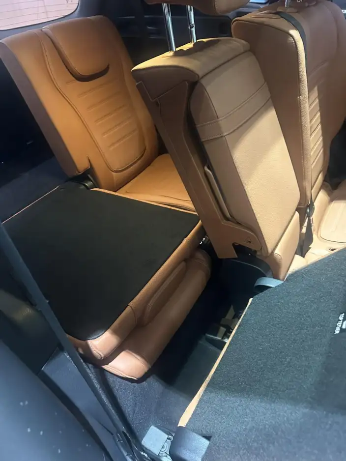 Mercedes-Benz GLC 2023 Model Facelift GLC 300 L 4MATIC Dynamic Model 7 seat – фото 6