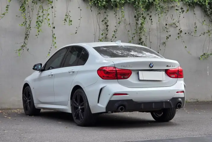 BMW 1 Series 2021 Model 125i M Sports Night Edition – фото 4