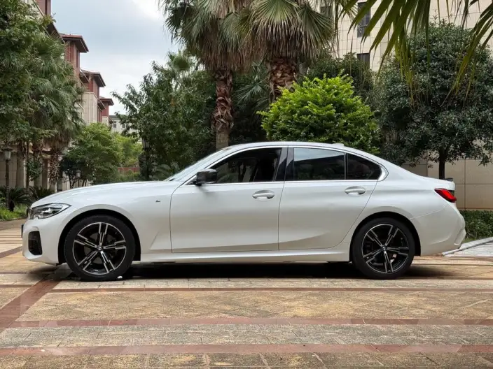 BMW 3 Series 2022 Model Facelift 325i M Sports Set – фото 4