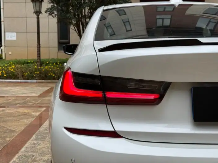 BMW 3 Series 2022 Model Facelift 325i M Sports Set – фото 10