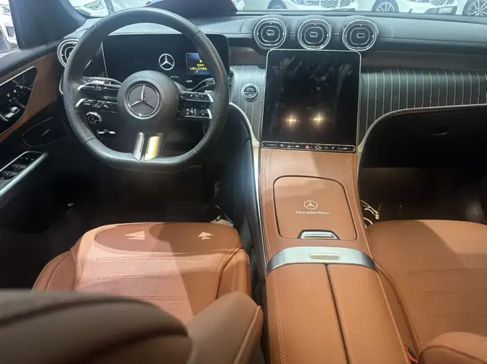 Mercedes-Benz GLC 2024 Model Facelift GLC 300 L 4MATIC Dynamic Model 5 seat – фото 10