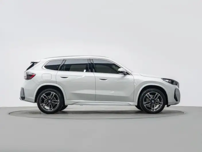BMW X1 2026 Model sDrive25Li X Design Set – фото 8