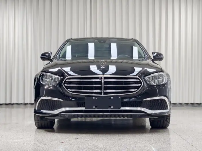 Mercedes-Benz E-Class 2023 Model E 300 L Fashion Model sedan – фото 2
