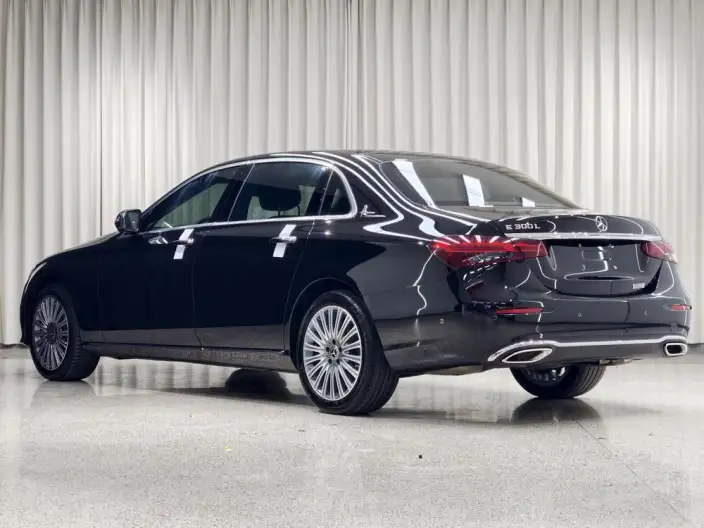 Mercedes-Benz E-Class 2023 Model E 300 L Fashion Model sedan – фото 4