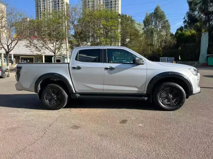 D-MAX 2023 Model 1.9T Automatic 4WD Diesel V-CROSS Enjoy Ling Model RZ4E – фото 5
