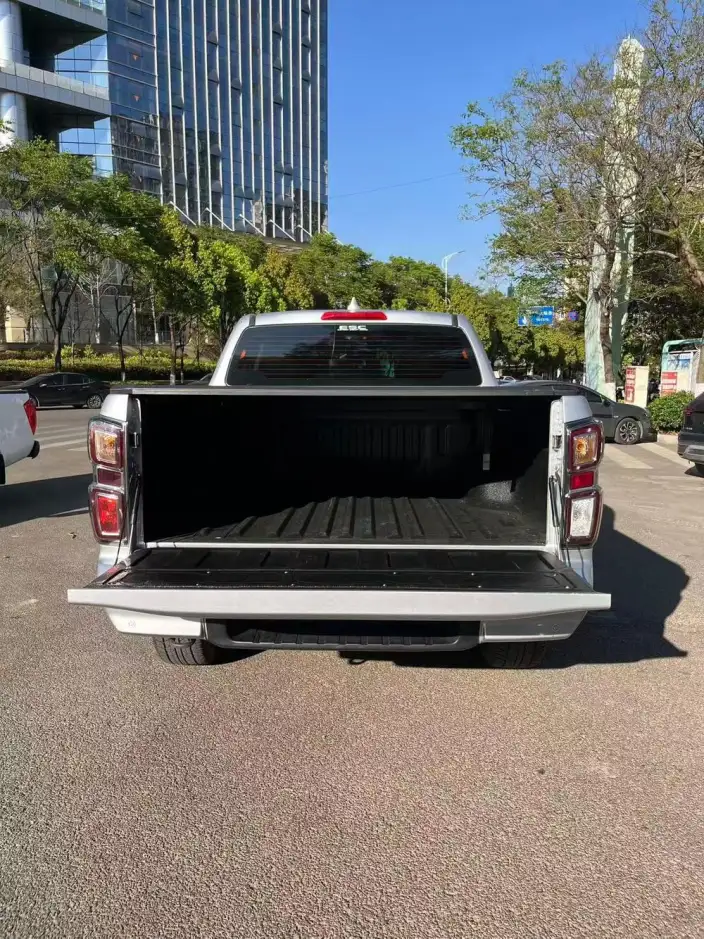 D-MAX 2023 Model 1.9T Automatic 4WD Diesel V-CROSS Enjoy Ling Model RZ4E – фото 6