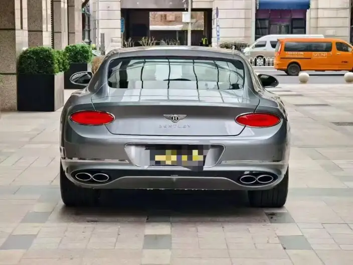 Continental 2024 Model 4.0T GT V8 – фото 6