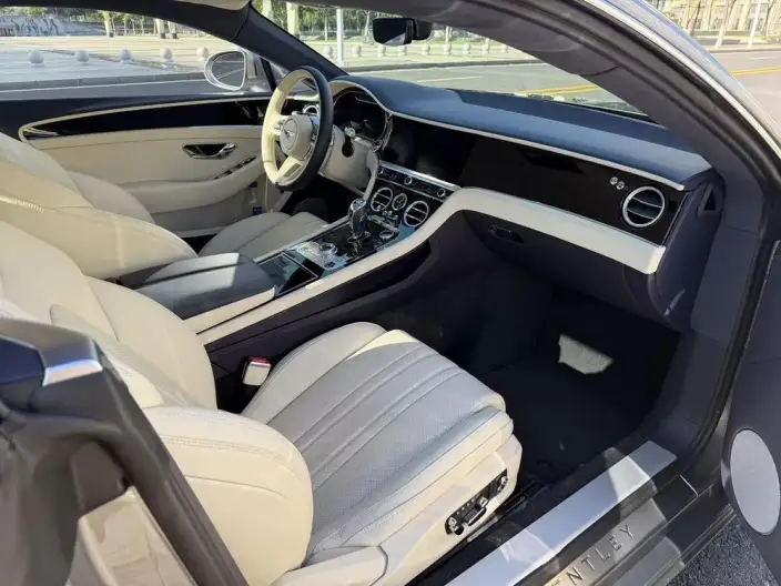 Continental 2024 Model 4.0T GT V8 – фото 9