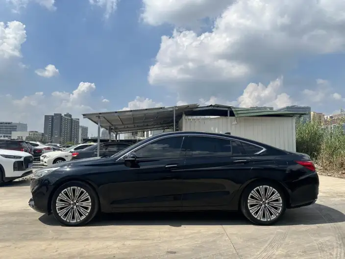 Hongqi H5 Classic 2022 Model Classic Model 1.8T Automatic Flag Enjoy Edition