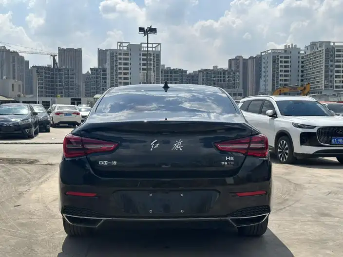 Hongqi H5 Classic 2022 Model Classic Model 1.8T Automatic Flag Enjoy Edition – фото 6