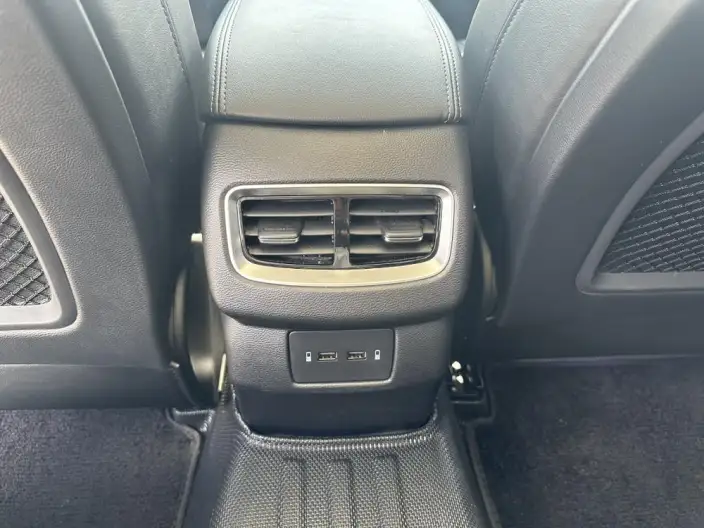 Hongqi H5 Classic 2022 Model Classic Model 1.8T Automatic Flag Enjoy Edition – фото 10