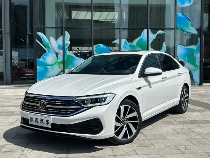 Volkswagen Sagitar 2023 Model 300TSI DSG Superior Edition – фото 1