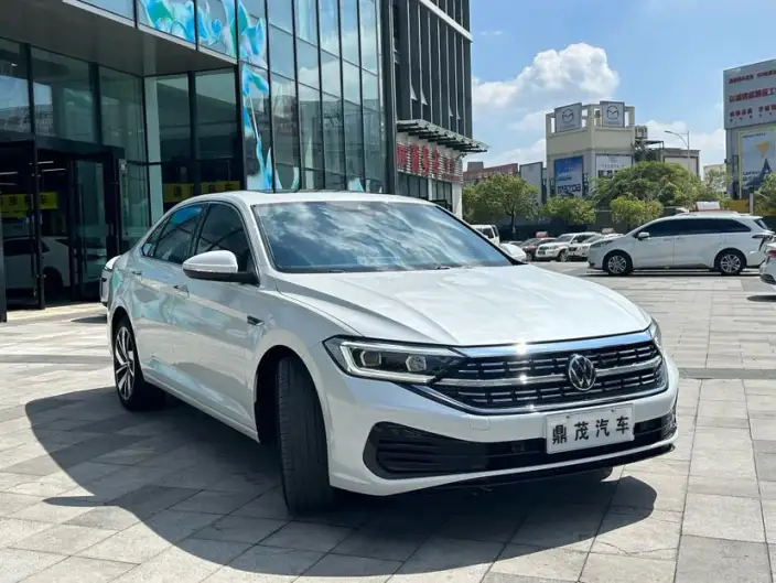 Volkswagen Sagitar 2023 Model 300TSI DSG Superior Edition – фото 3