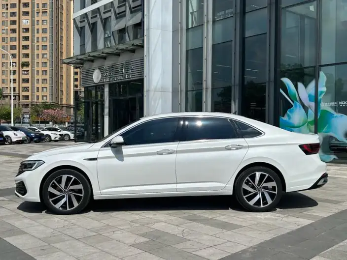 Volkswagen Sagitar 2023 Model 300TSI DSG Superior Edition – фото 4