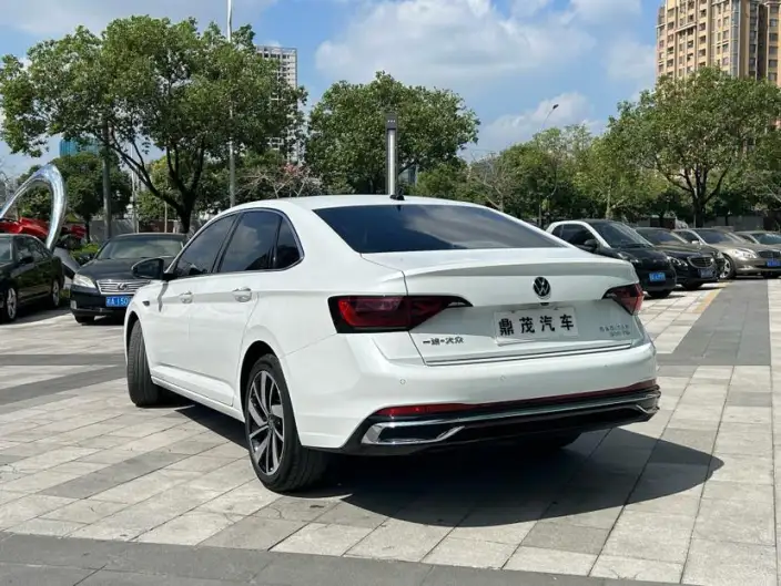 Volkswagen Sagitar 2023 Model 300TSI DSG Superior Edition – фото 5