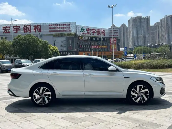 Volkswagen Sagitar 2023 Model 300TSI DSG Superior Edition – фото 8