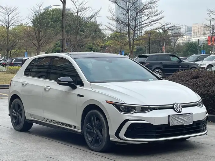 Volkswagen Golf 2021 Model 280TSI DSG R-Line – фото 3