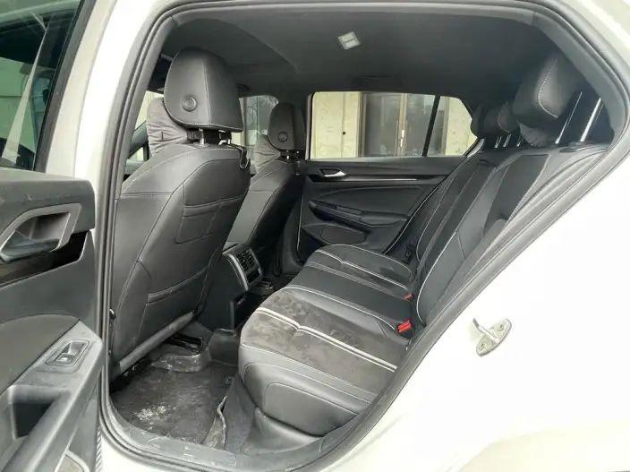 Volkswagen Golf 2021 Model 280TSI DSG R-Line – фото 10