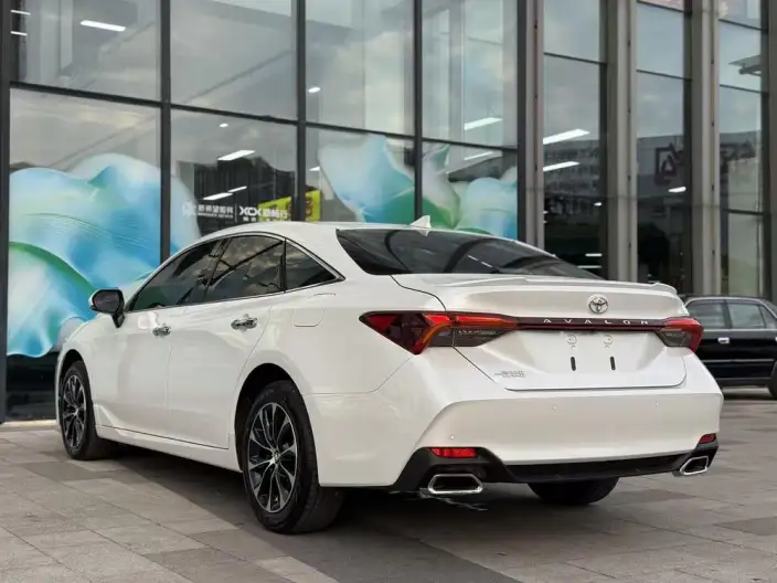 Toyota Avalon 2023 Model 2.5L Automatic Deluxe Edition – фото 5