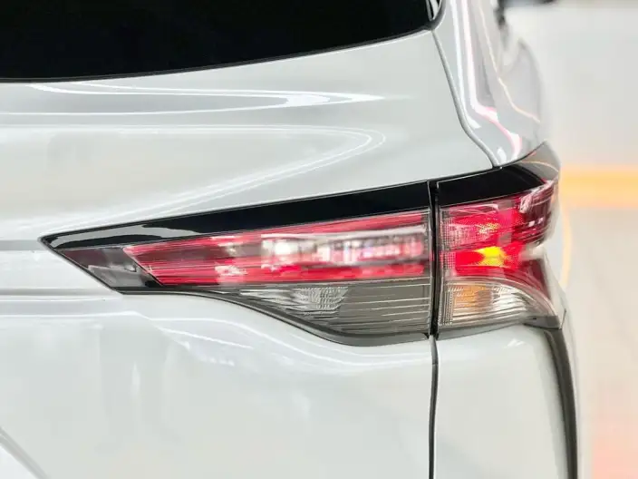 Toyota Sienna 2023 Model Hybrid 2.5L Comfort Edition – фото 8