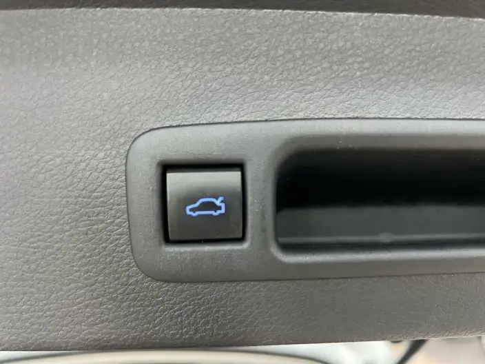 Toyota Sienna 2023 Model Hybrid 2.5L Comfort Edition – фото 9