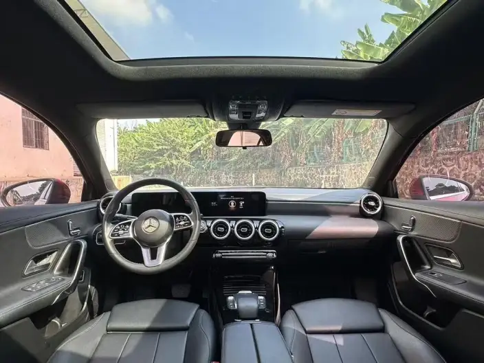 Mercedes-Benz A-class 2022 Model A 180 L Sports sedan – фото 7