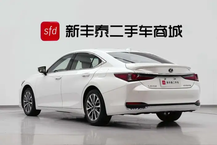 Lexus ES 2022 Model 300h Superior Edition