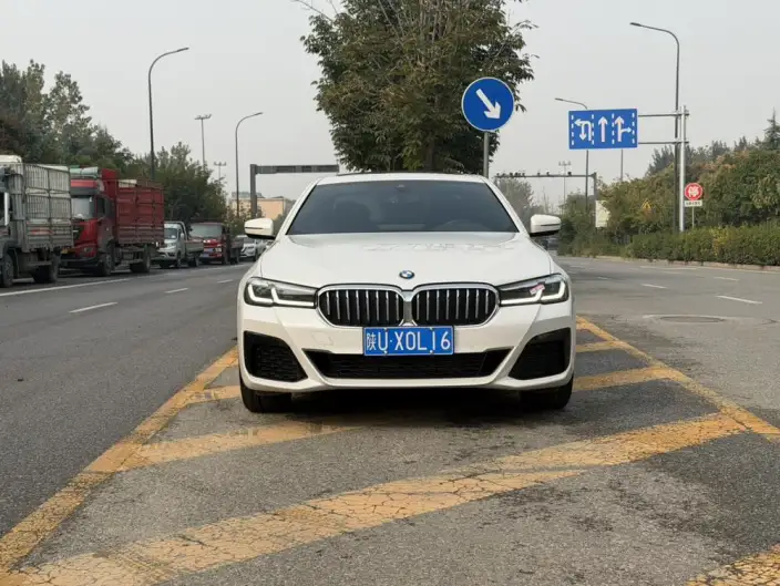 BMW 5 Series 2022 Model Facelift II 525Li M Sports Set – фото 2