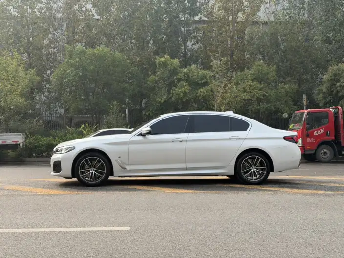 BMW 5 Series 2022 Model Facelift II 525Li M Sports Set – фото 4