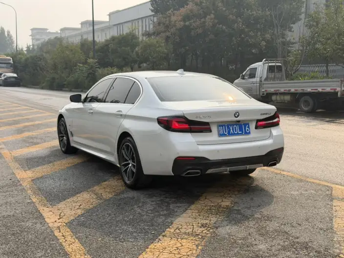 BMW 5 Series 2022 Model Facelift II 525Li M Sports Set – фото 5