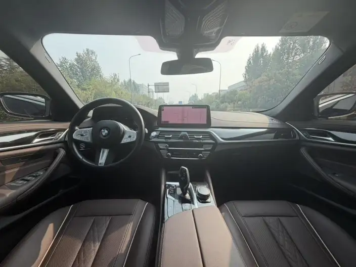 BMW 5 Series 2022 Model Facelift II 525Li M Sports Set – фото 10