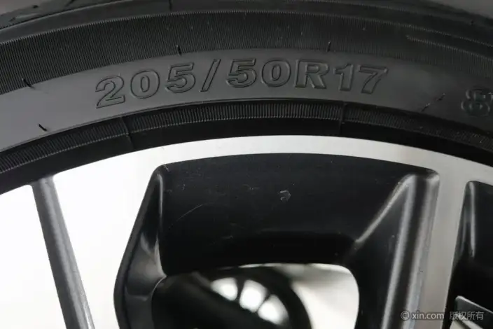Geely Emgrand 2023 Model No. 4 Gen Champion Edition 1.5L CVT Noble Model – фото 9