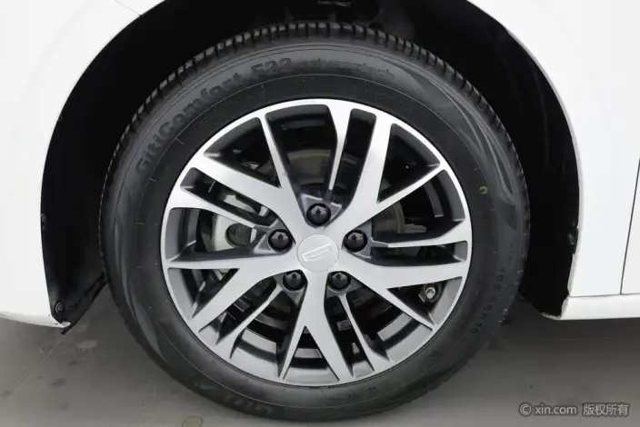 Geely Emgrand 2023 Model No. 4 Gen Champion Edition 1.5L CVT Luxury Model – фото 10