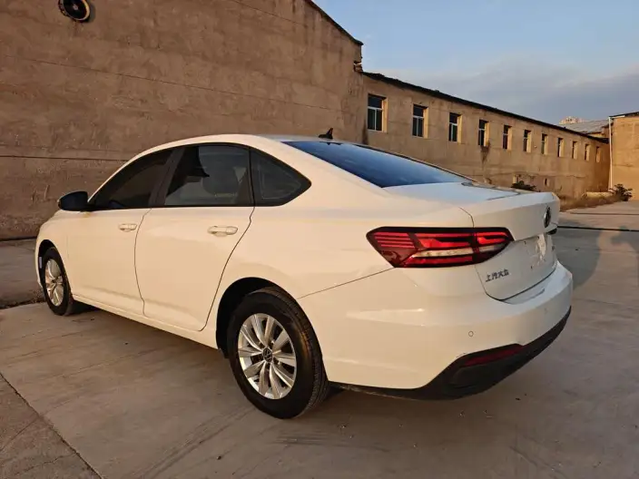 Volkswagen Lavida 2024 Model 1.5L Automatic Deyi Edition – фото 4