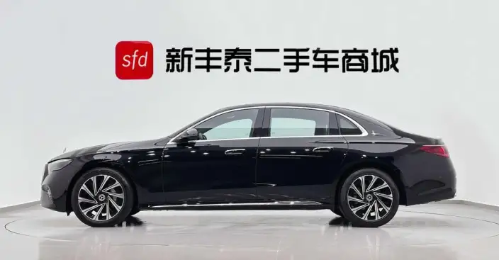 Mercedes-Benz E-Class 2024 Model E 300 L Luxury Model sedan – фото 3