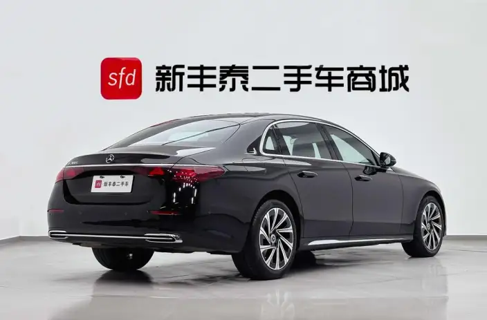 Mercedes-Benz E-Class 2024 Model E 300 L Luxury Model sedan – фото 6