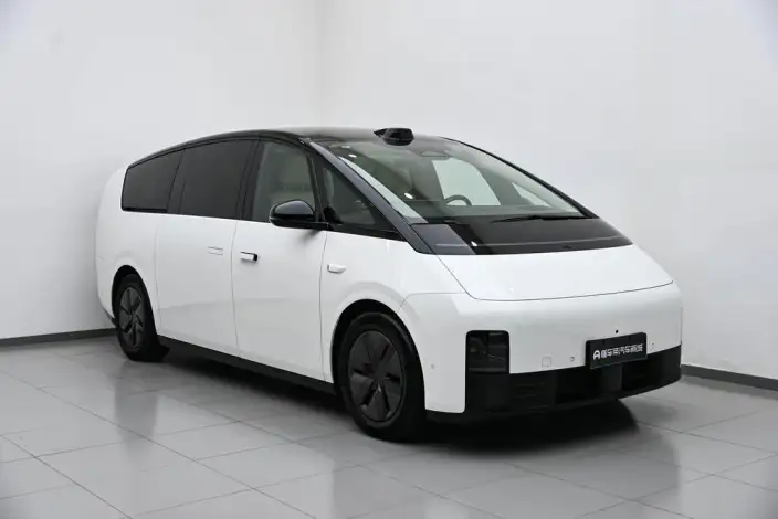 Li Auto MEGA 2024 Model Ultra Edition – фото 3