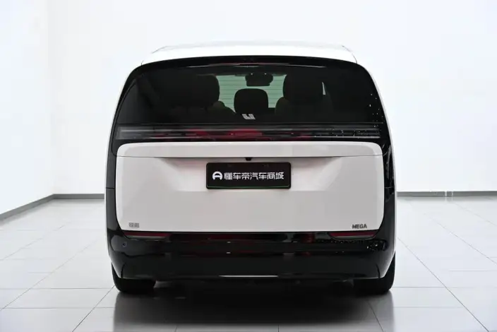 Li Auto MEGA 2024 Model Ultra Edition – фото 6