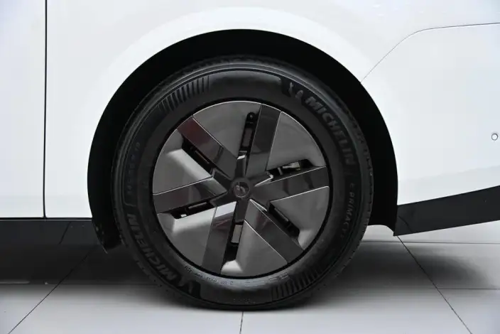 Li Auto MEGA 2024 Model Ultra Edition – фото 9