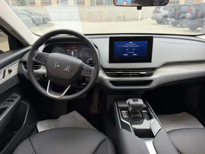 Hongqi E-QM5 2023 Model 560KM PLUS Edition 140kW – фото 10